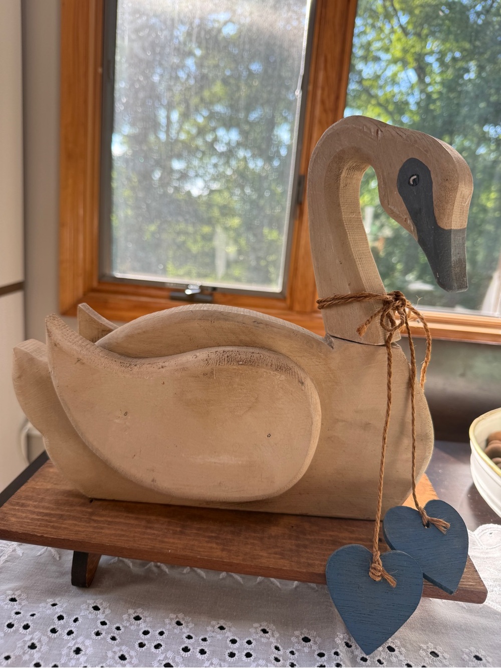 Vintage Decorative Wooden Swan Figurine in Beige with Blue Hearts